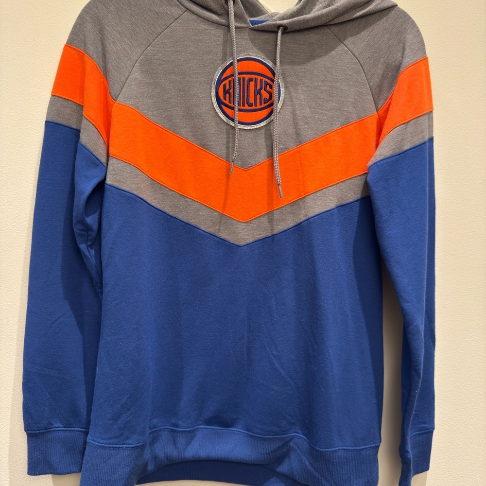 Fanatics Knicks NYC Sweatshirt Gray, Orange, and Blue Size Small Women’s